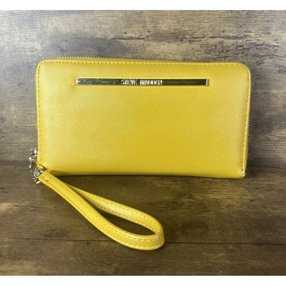 Steve Madden Yellow Women's Medium Sized Wallet/Clutch Fast And Safe Shipping
